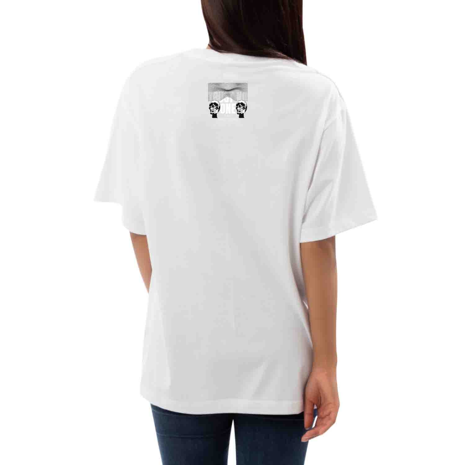 Trust no one Women's Oversized T-shirt