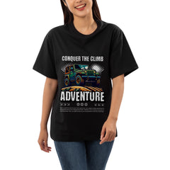 Conquer the climb adventure Women's Oversized T-shirt